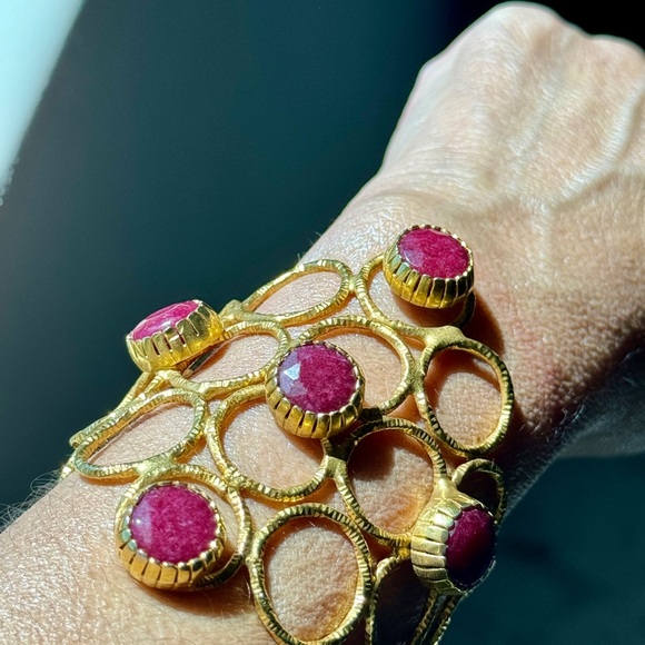 Gorgeous Natural pinkish Stone Gold Plated Cuff Bracelet - Picture 3 of 5